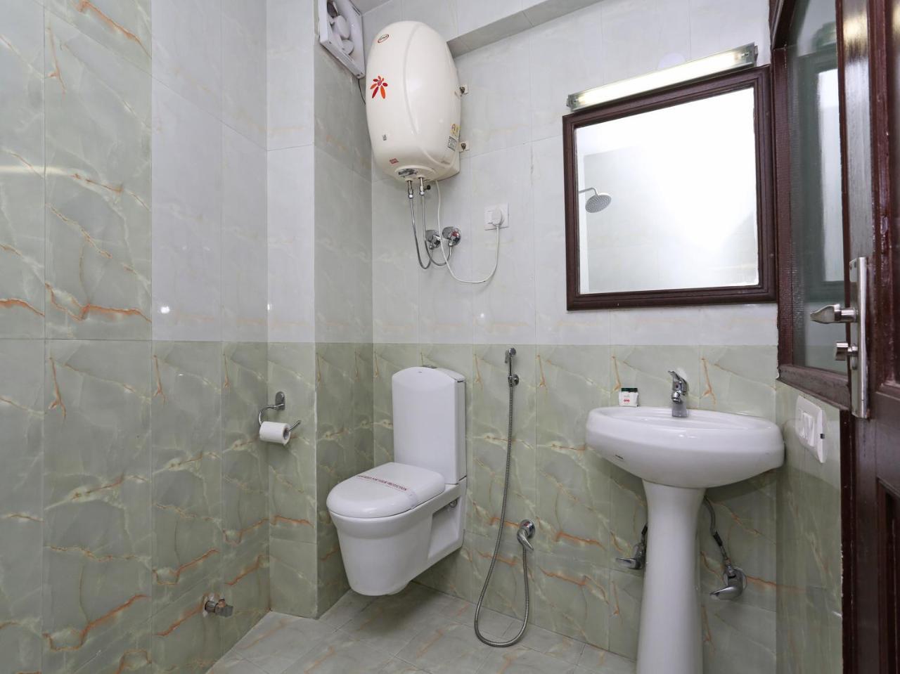Oyo 7138 Acharya Cottage Manāli Esterno foto